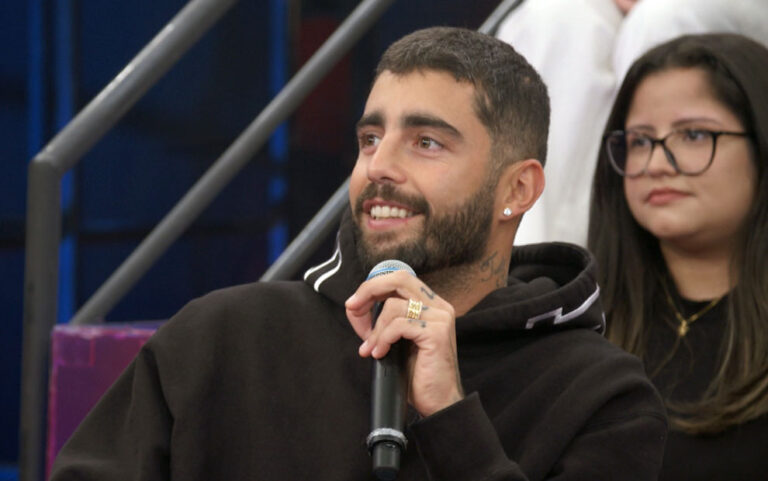 Pedro Scooby, novo contratado da CazéTV, durante participação no Altas Horas, da Globo
