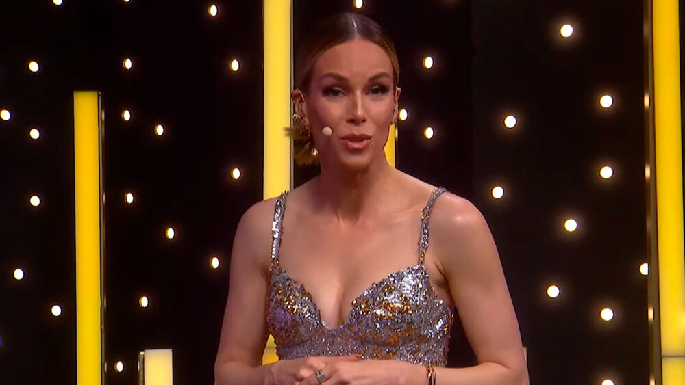 Ana Furtado durante apresentação do Oscar 2024 na TNT