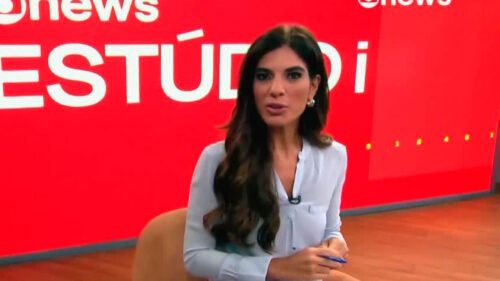 Andréia Sadi durante apresentação do Estúdio i na GloboNews