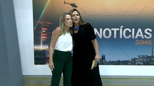 Luciana Finholdt e Silvye Alves se cumprimentam no encerramento do SBT Notícias Goiás da TV Serra Dourada