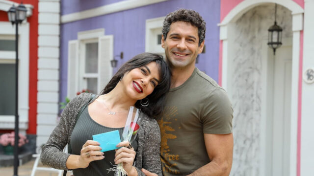 Daniel (João Baldasserini) e Telma (Lis Luciddi) em gravação de cena da novela A Infância de Romeu e Julieta