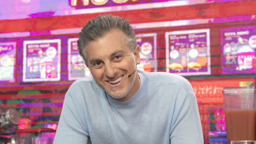 Luciano Huck em foto de divulgação do Domingão com Huck