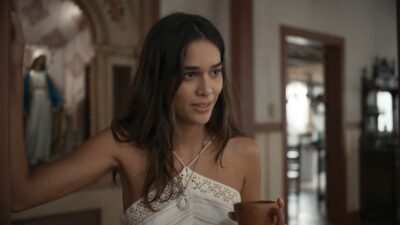 Theresa Fonseca interpretando Mariana na novela Renascer