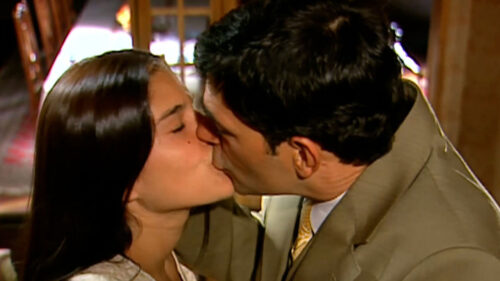 Serena (Priscina Fantin) e Rafael (Eduardo Moscovis) se beijam em cena de Alma Gêmea