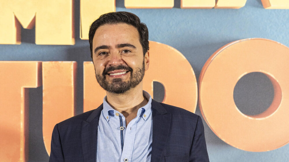 Daniel Ortiz no lançamento da novela Família é Tudo