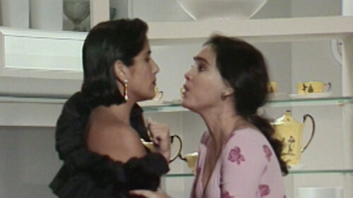 Maria de Fátima (Gloria Pires) e Raquel (Regina Duarte) em cena de Vale Tudo