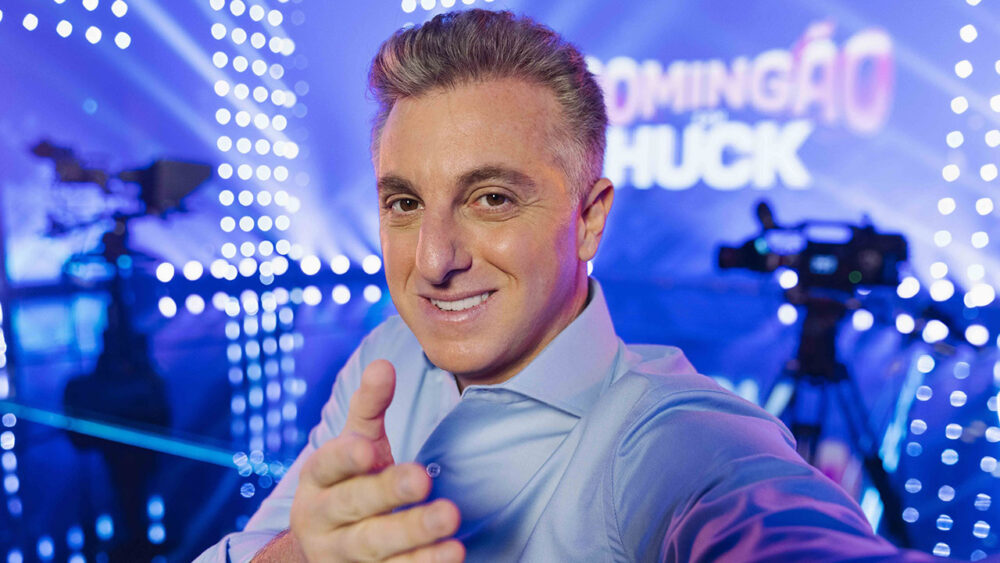 Luciano Huck no estúdio do Domingão com Huck