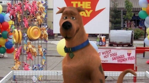 Cena do filme Scooby-Doo - O Mistério Começa, que será exibido pelo SBT