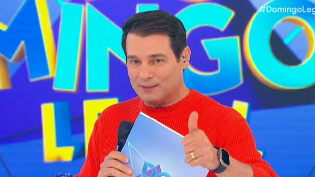 Celso Portiolli na apresentação do Domingo Legal