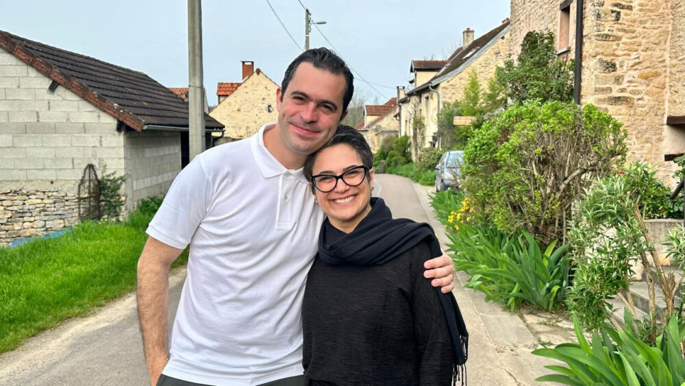 Guilherme Pereira e Sandra Annenberg no Globo Repórter direto da França