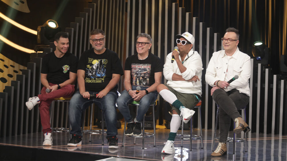 Igor Guimarães, Diguinho, Roger Moreira, Liminha e Felipeh Campos no Jogo do Banquinho do Programa Raul Gil