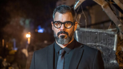 Juliano Cazarré caracterizado como Pascoal na novela Fuzuê