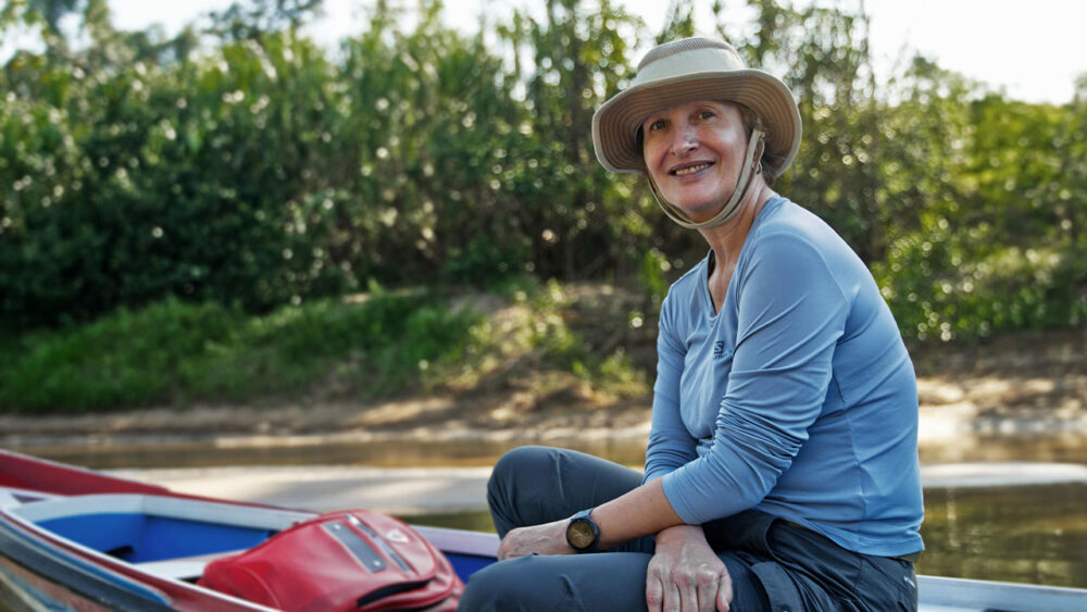 Sônia Bridi durante gravação do documentário Vale dos Isolados, da Globo