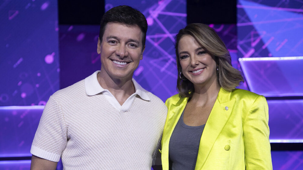 Rodrigo Faro e Ticiane Pinheiro, apresentadores do Canta Comigo Teen