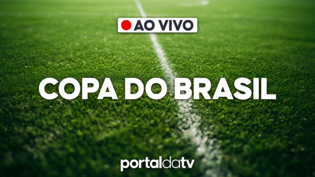 Transmissão ao vivo da Copa do Brasil com gramado de futebol ao fundo e logo do Portal da TV na parte inferior