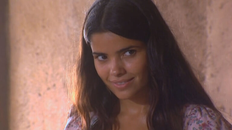 Zuca (Vanessa Giácomo) em cena da novela Cabocla
