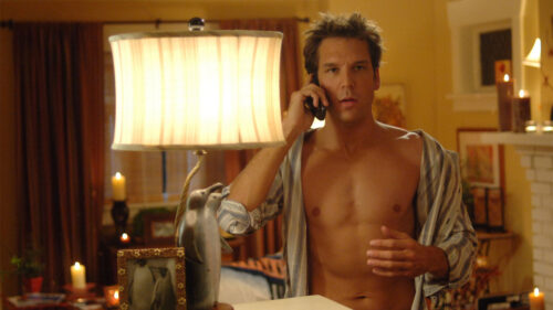 Dane Cook em Maldita Sorte (2007), filme que a Band exibe no Cine Clube