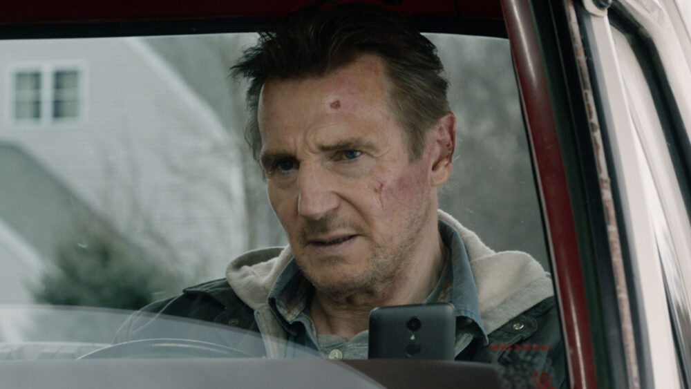 Liam Neeson em Legado Explosivo, filme que será exibido pela TV Globo