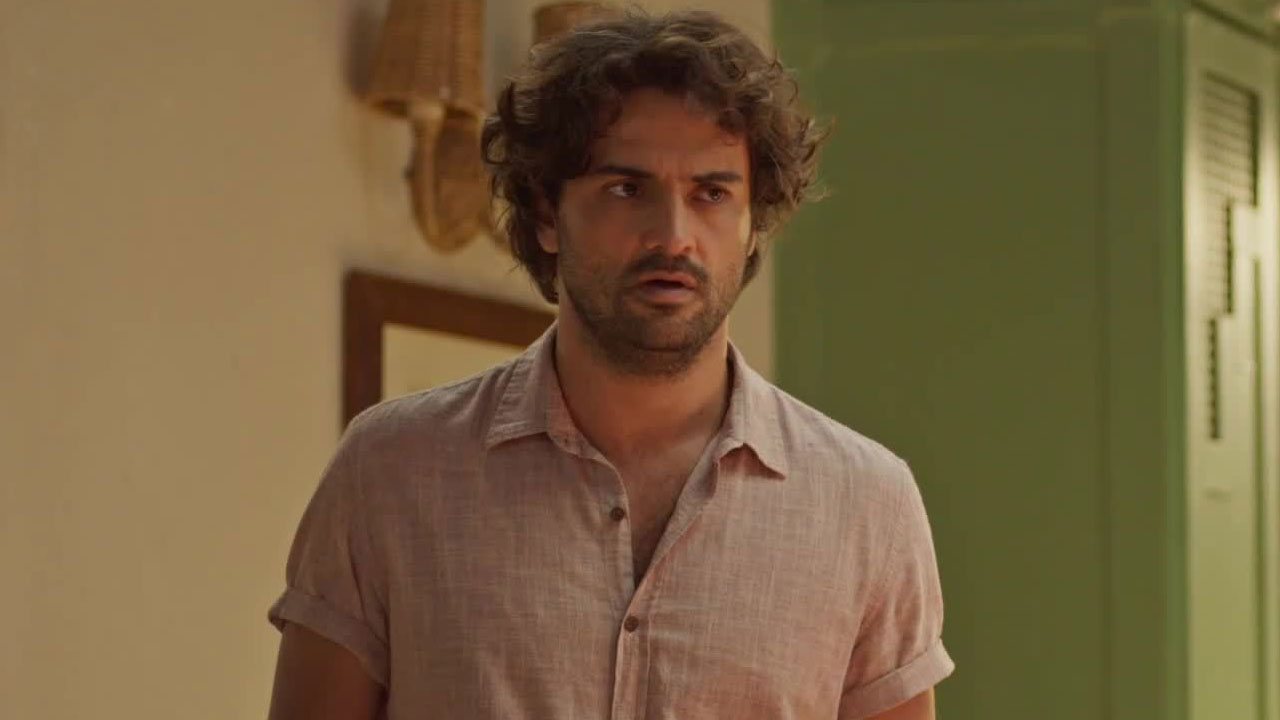 Tulio Starling como Artur em cena da novela No Rancho Fundo