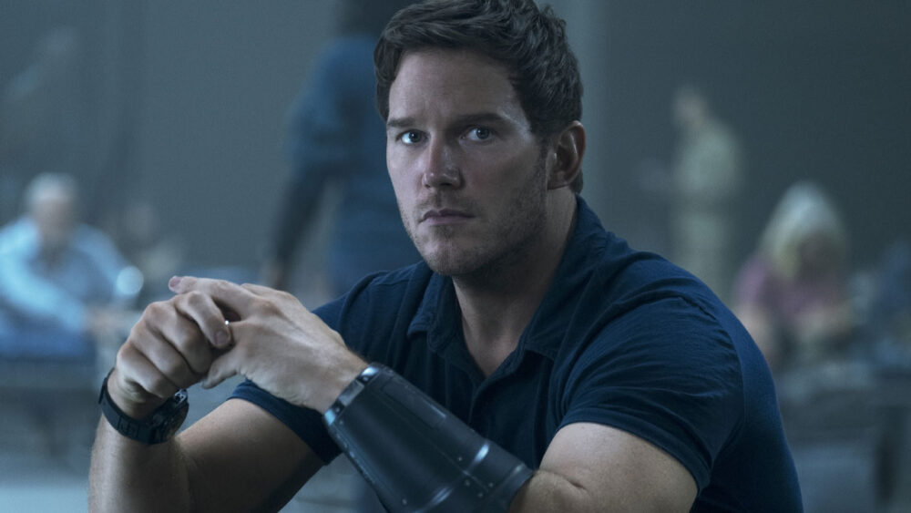 Chris Pratt em A Guerra do Amanhã (2021), filme que a TV Globo exibe na Tela Quente