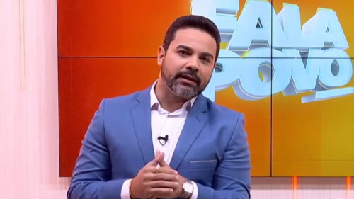 Júnior Oliveira durante apresentação do Fala Povo na TV Paranaíba