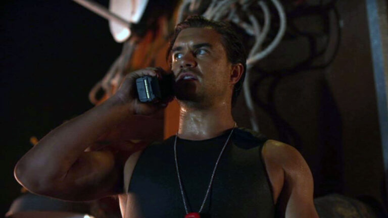 Rob Mayes no filme Do Fundo do Mar 2, que será exibido pelo SBT