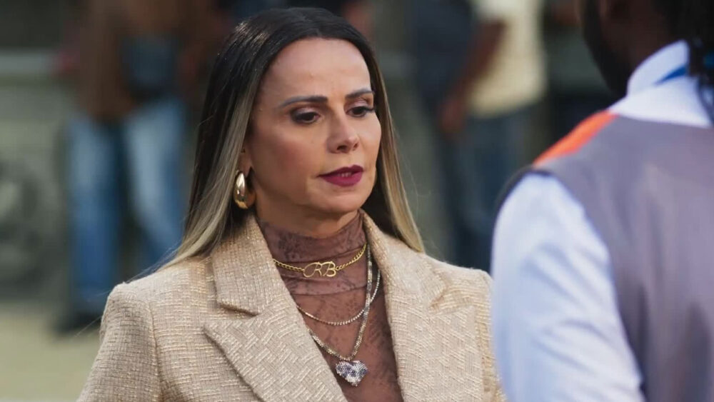 Viviane Araújo como Rosana em cena da novela Volta por Cima