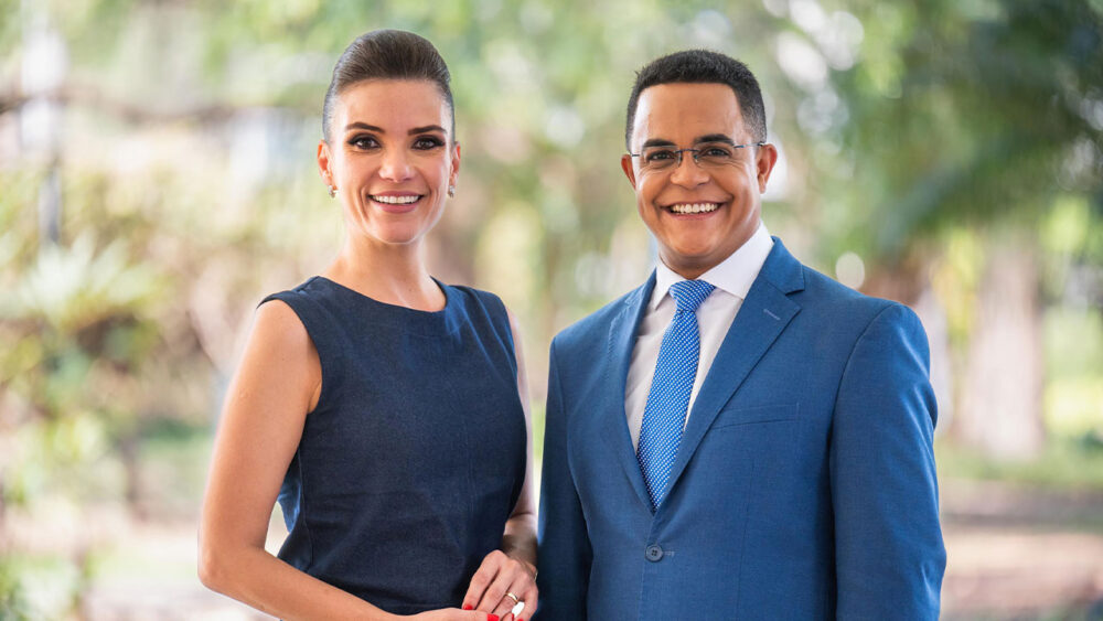 Sabina Simonato e Marcelo Pereira, apresentadores do novo telejornal da TV Globo