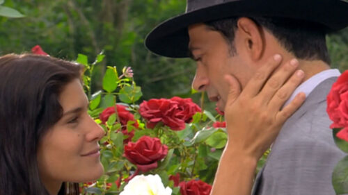 Serena (Priscina Fantin) e Rafael (Eduardo Moscovis) em cena da novela Alma Gêmea