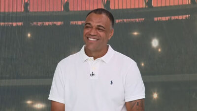 Denílson durante apresentação do Jogo Aberto na Band