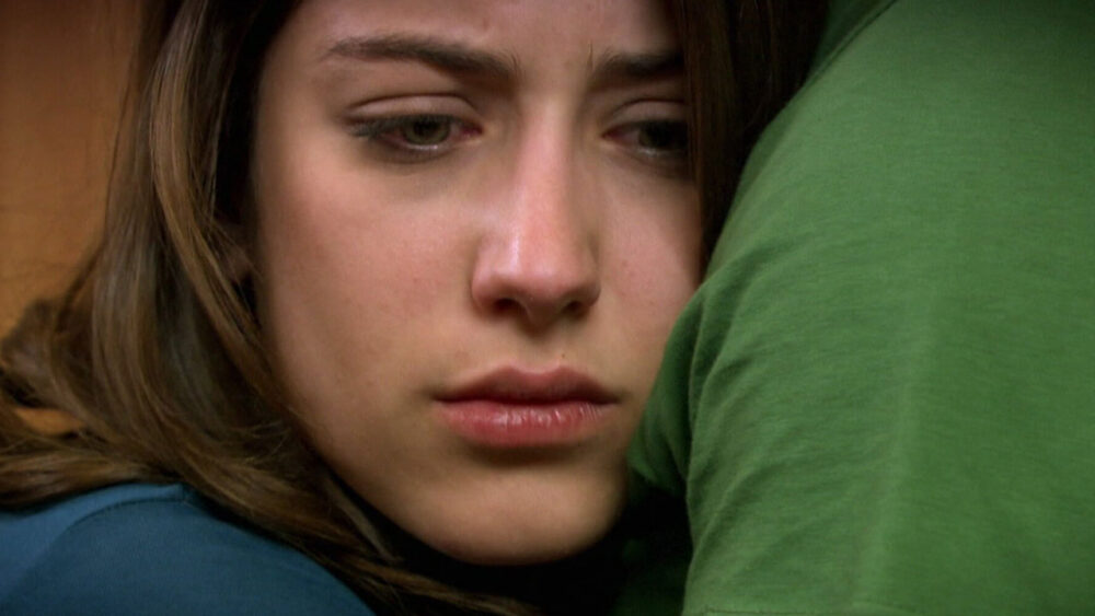 Feriha Yilmaz (Hazal Kaya) em cena de O Segredo de Feriha