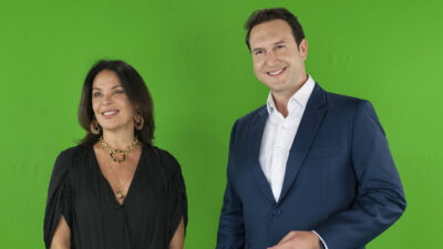 Carolina Ferraz e Eduardo Ribeiro no estúdio virtual do Domingo Espetacular