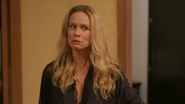 Mariana Ximenes como Ísis em cena da novela Mania de Você
