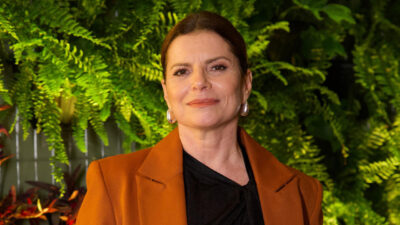 Debora Bloch na gravação da mensagem de fim de ano da Globo em 2024