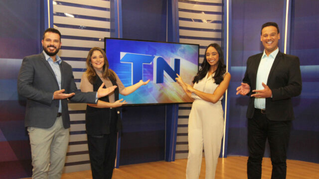 Os apresentadores da TV Tribuna George Bitti, Isabela Vidal, Bruna Maria e Douglas Camargo