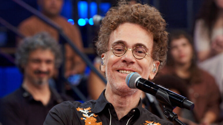 Nando Reis no programa Altas Horas