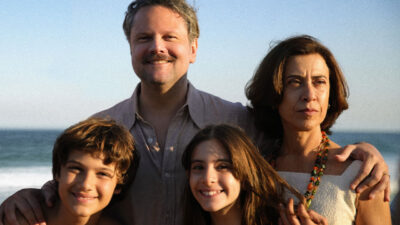 Imagem com foto dos atores do filme Ainda Estou Aqui, que está concorrendo ao Oscar