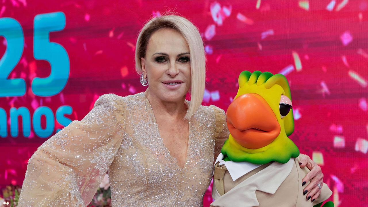 Ana Maria Braga ao lado de Louro Mané na festa de 25 anos do Mais Você na Globo