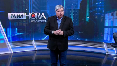Datena apresentando o Tá na Hora no SBT