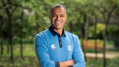 Denílson com o uniforme do Esporte da Globo