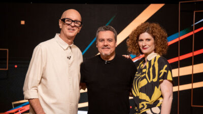 Atilio Bari, Cassio Gabus Mendes e Chris Maksud no estúdio do programa Persona da TV Cultura