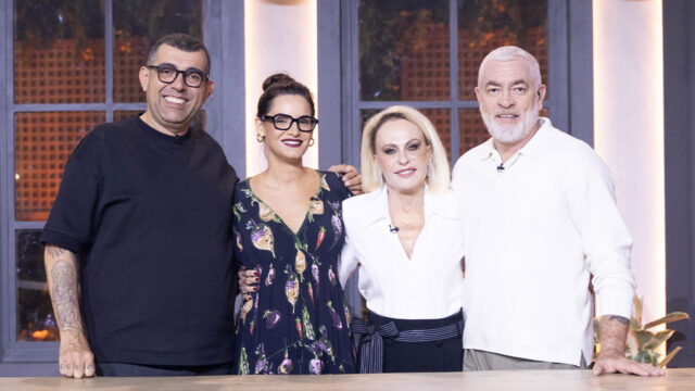 Jefferson Rueda, Renata Vanzetto, Ana Maria Braga e Alex Atala lado a lado nos bastidores do Chef de Alto Nível