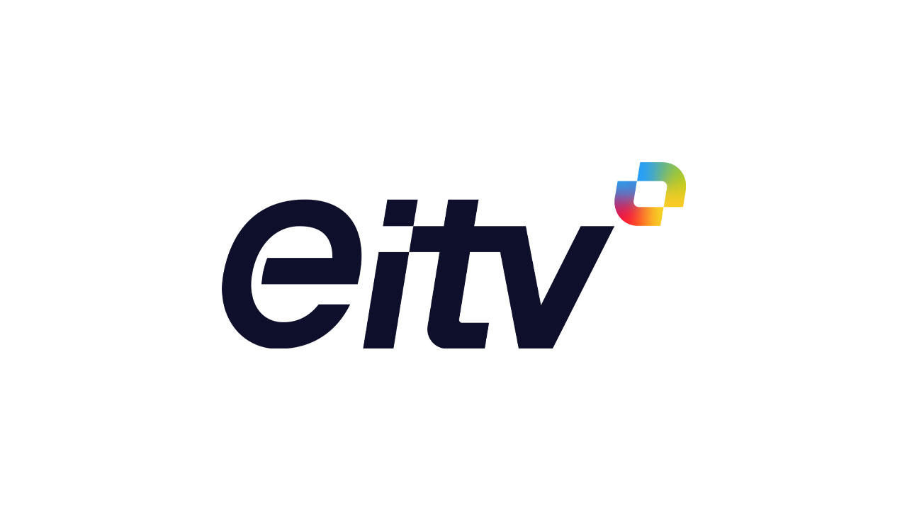 Logotipo da EiTV com letras em preto e símbolo colorido no canto superior direito