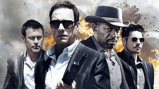 Jean-Claude Van Damme, Lennie James e outros dois atores armados diante de explosão no pôster do filme Jogo Sujo