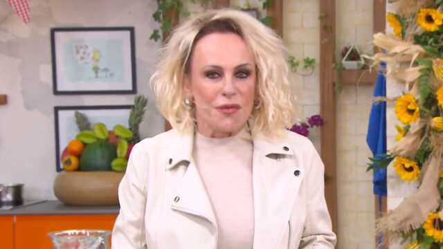 Ana Maria Braga em cozinha decorada com girassóis durante apresentação do Mais Você