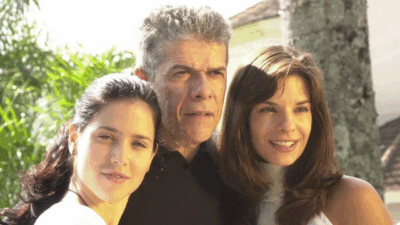 Anita (Mel Lisboa), Fernando (José Mayer) e Lúcia Helena (Helena Ranaldi) juntos em cena da minissérie Presença de Anita exibida pela TV Globo