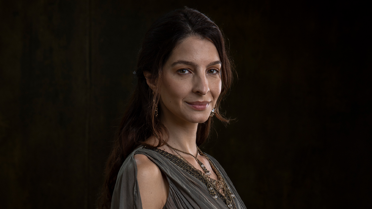 Michelle Batista caracterizada como Rode em foto promocional da trama Paulo, o Apóstolo