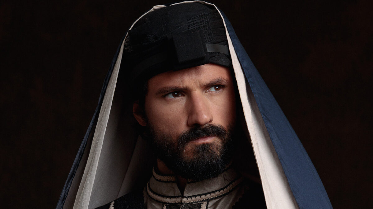 Murilo Cezar caracterizado como Saulo/Paulo com vestes bíblicas e expressão séria em imagem promocional da novela Paulo, o Apóstolo da Record