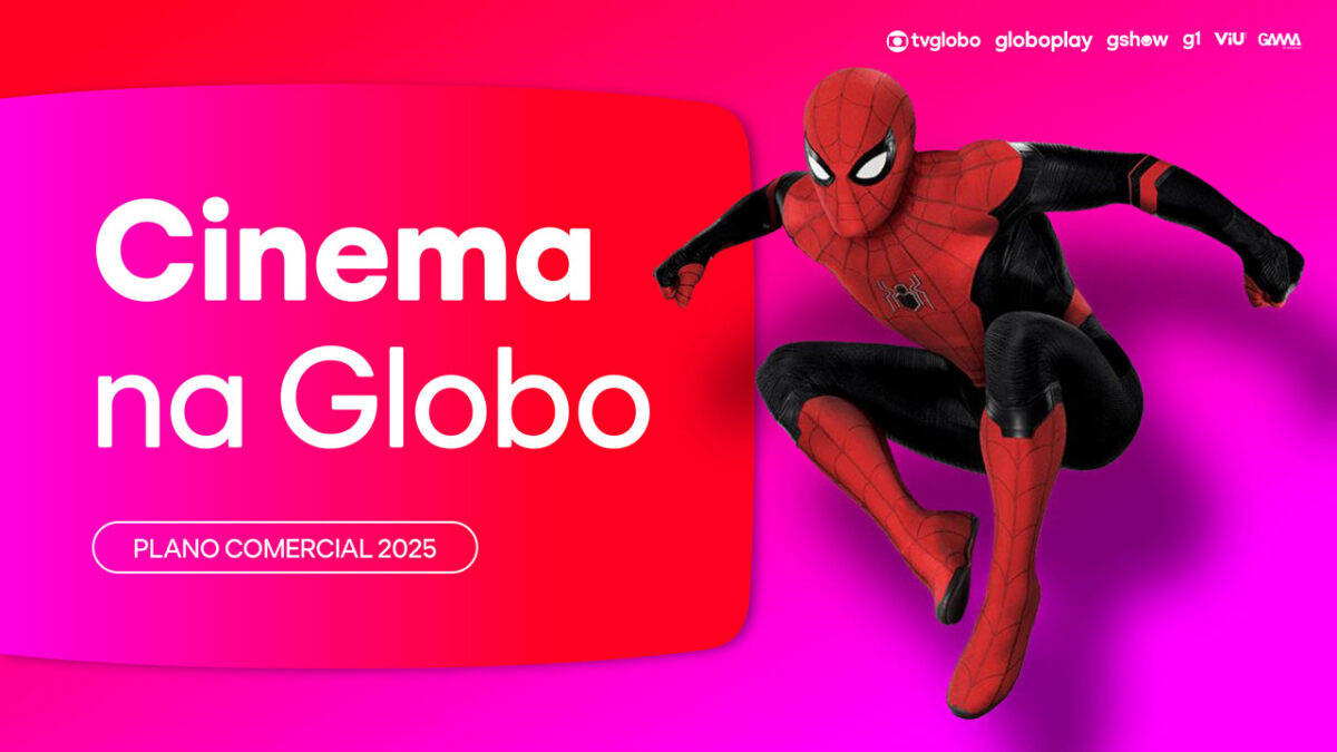 Homem-Aranha em destaque ao lado do texto Cinema na Globo com plano comercial 2025 sobre fundo rosa
