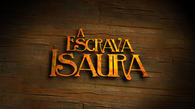 Logotipo da novela A Escrava Isaura em letras douradas sobre fundo de madeira escura